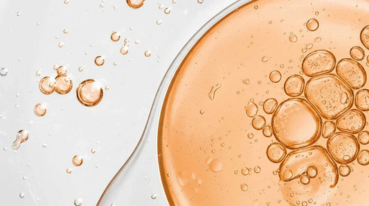 Acide Hyaluronique + Vitamine C : Combinaison Efficace pour une Peau Éclatante