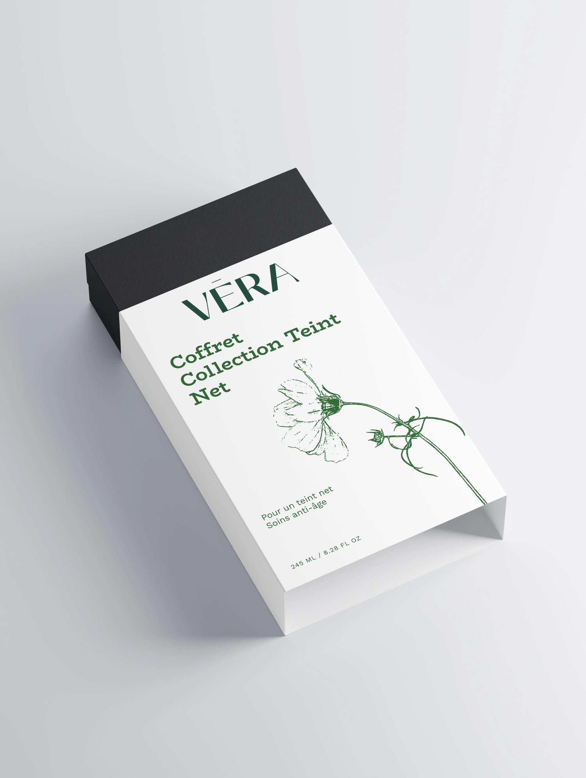 Coffret Collection Teint Net Vera ouvert, soins visage Pro-âge pour un teint net, lumineux et uniforme, design minimaliste
