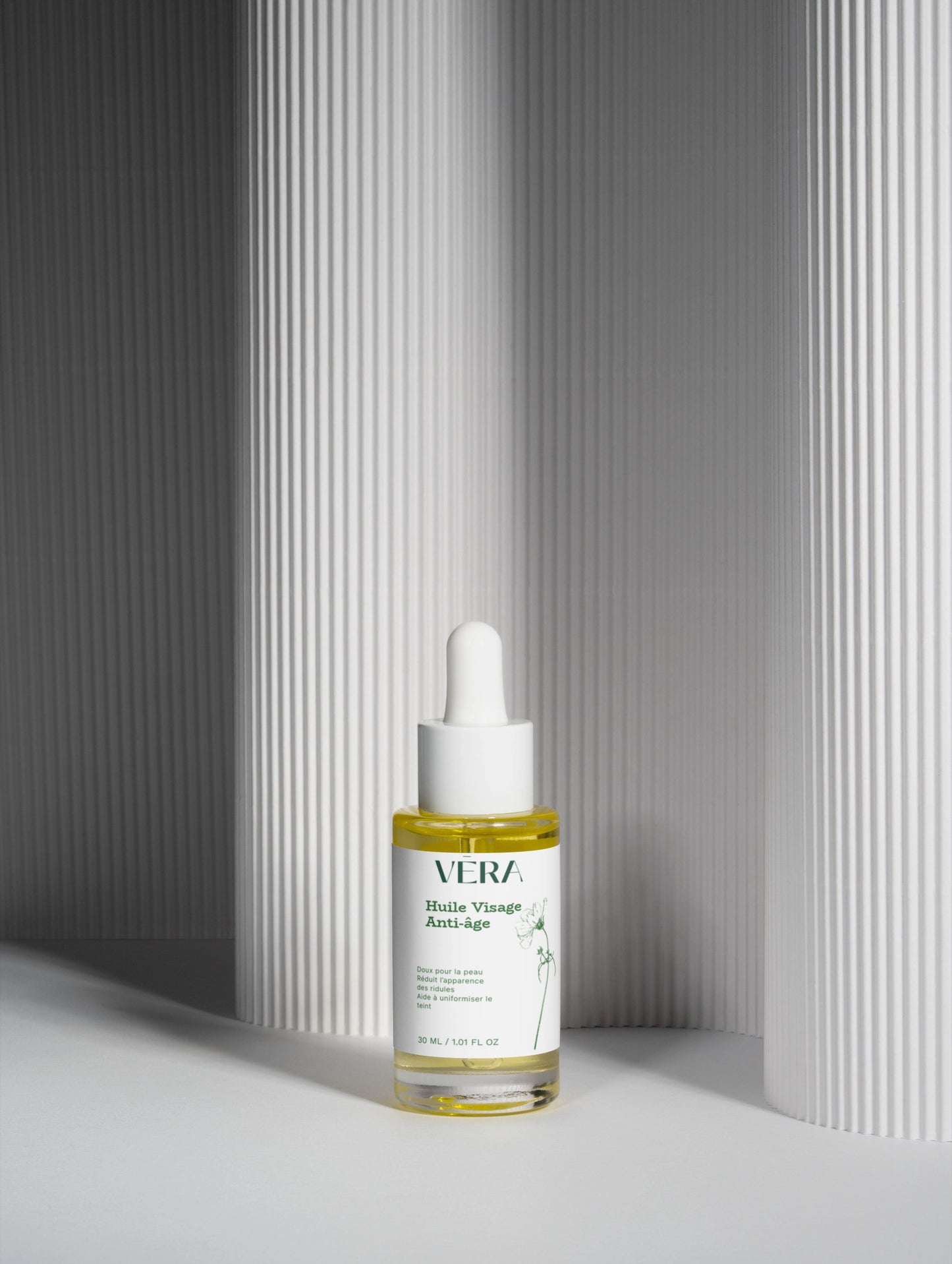 Huile visage anti-âge VERA au bakuchiol design minimaliste, soin naturel pour peau plus lisse et éclatante