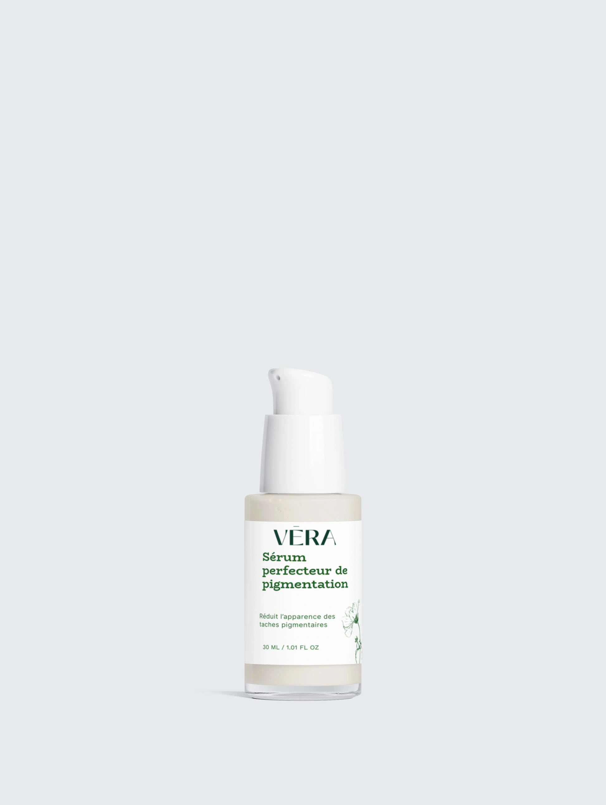 Sérum correcteur de pigmentation VERA fond blanc, réduit les taches et ravive l’éclat du visage