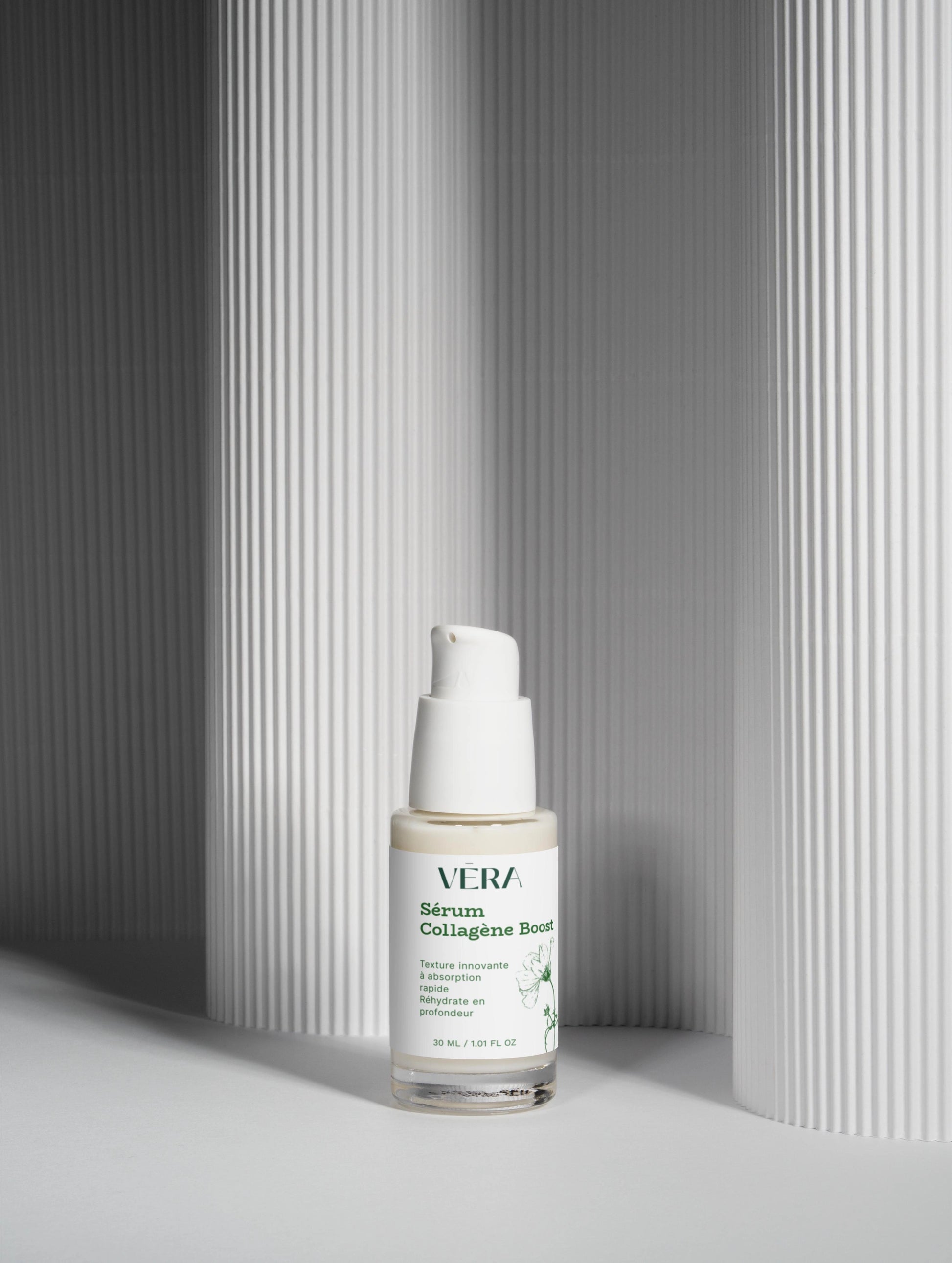 Flacon sérum collagène boost VERA design minimaliste, soin visage hydratant et repulpant