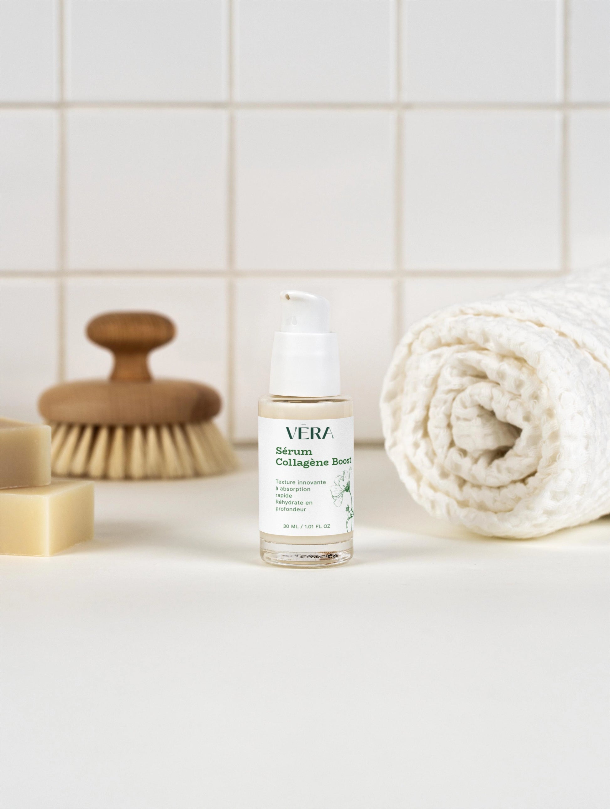Sérum collagène boost VERA dans une routine soin visage, hydrate intensément et améliore la souplesse de la peau