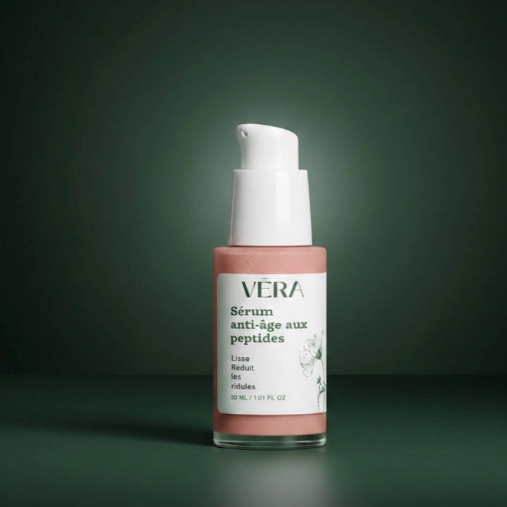 lacon pompe du sérum anti-âge aux peptides VERA sur fond vert.